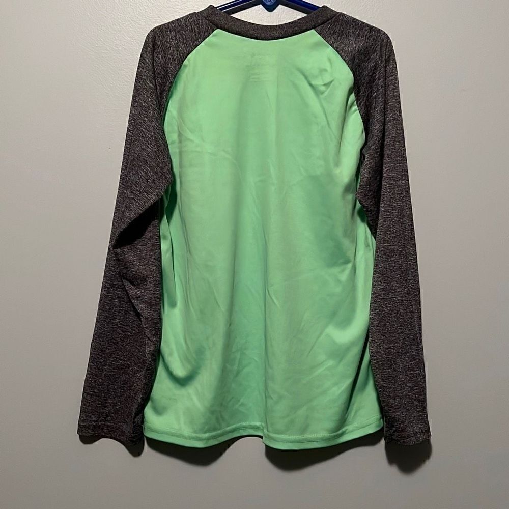Crunch Time Boy’s Green Basketball Tech Shirt - Picture 3 of 6